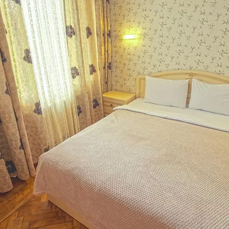 Apart Hotel Kvartira 1 Одесса Экстерьер фото