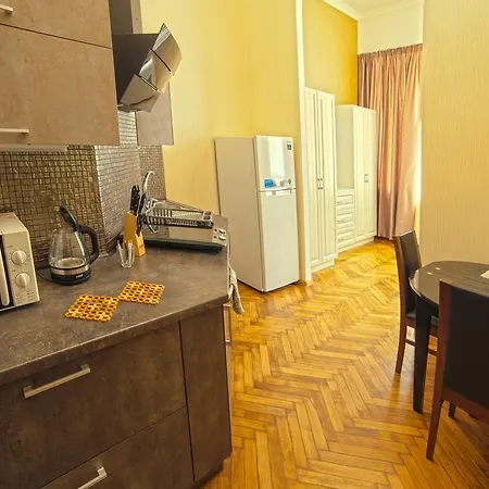 Apart Hotel Kvartira 1 Одесса Экстерьер фото
